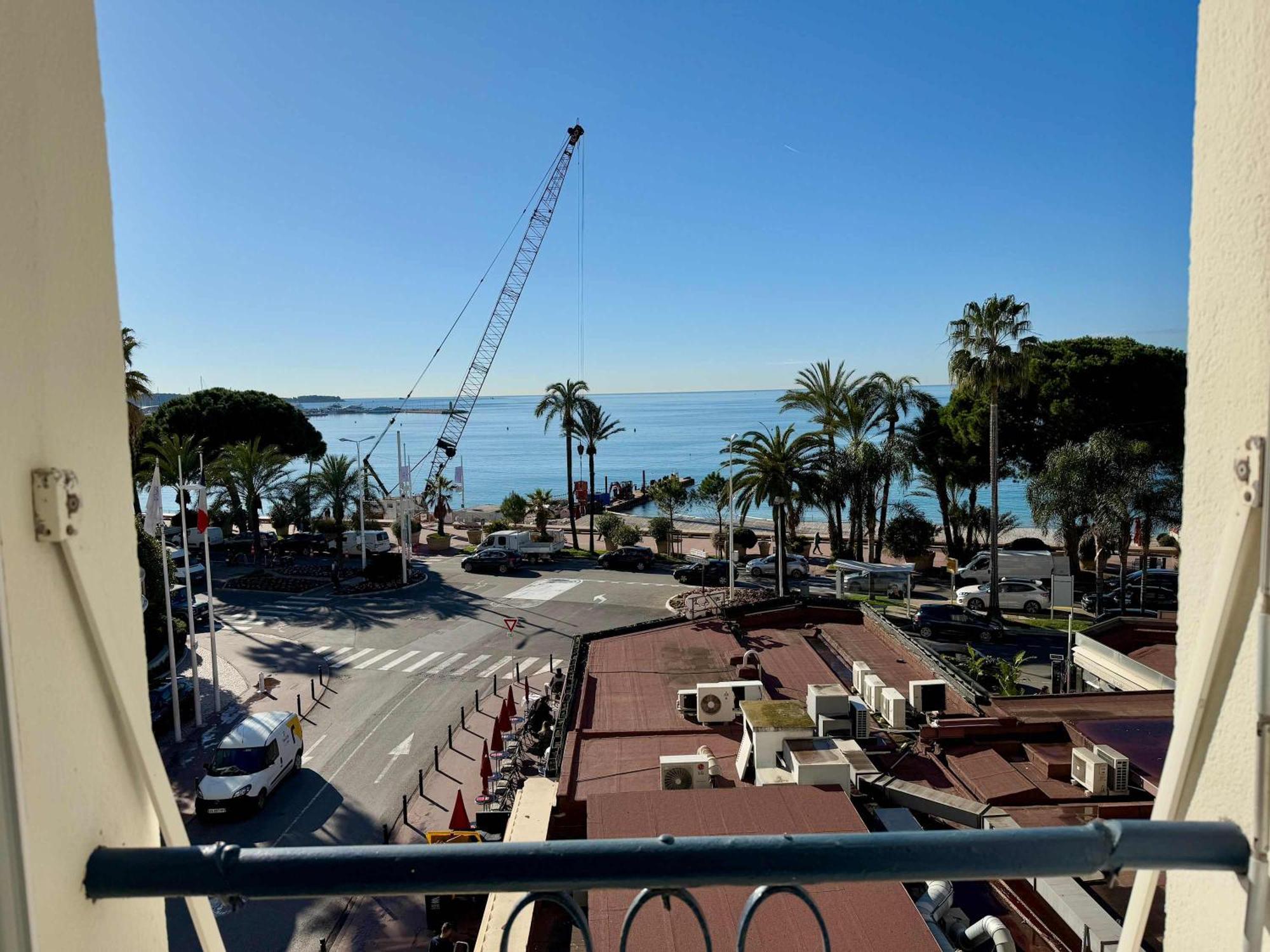 C083 Croisette - 1 - Vue Epoustouflante *